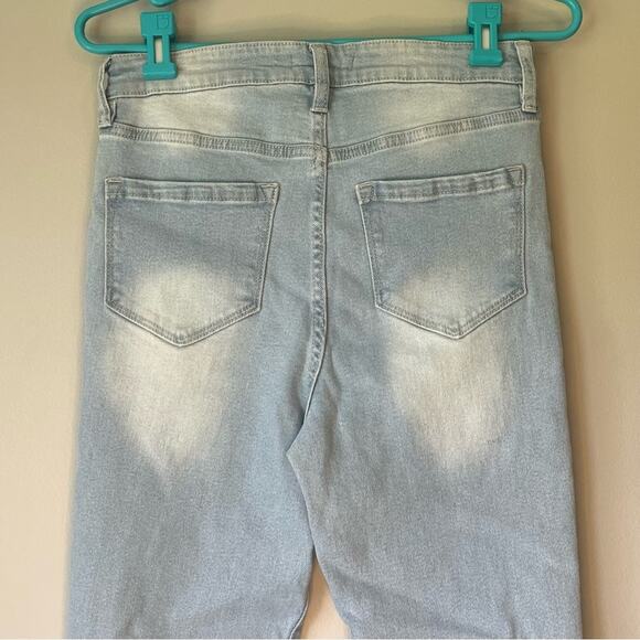 Fashion NOVA Light Wash Distressed Jean Jeggings Size 7 - Picture 8 of 13